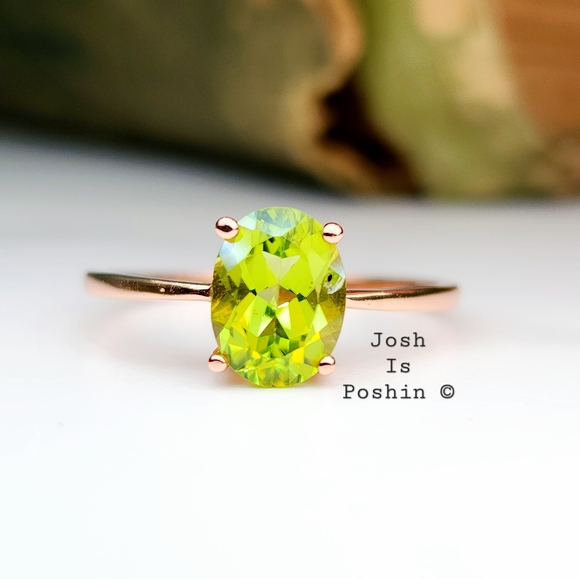 Classic four prong solitaire 1.1CTW peridot ring in rose gold over silver - Picture 4 of 9